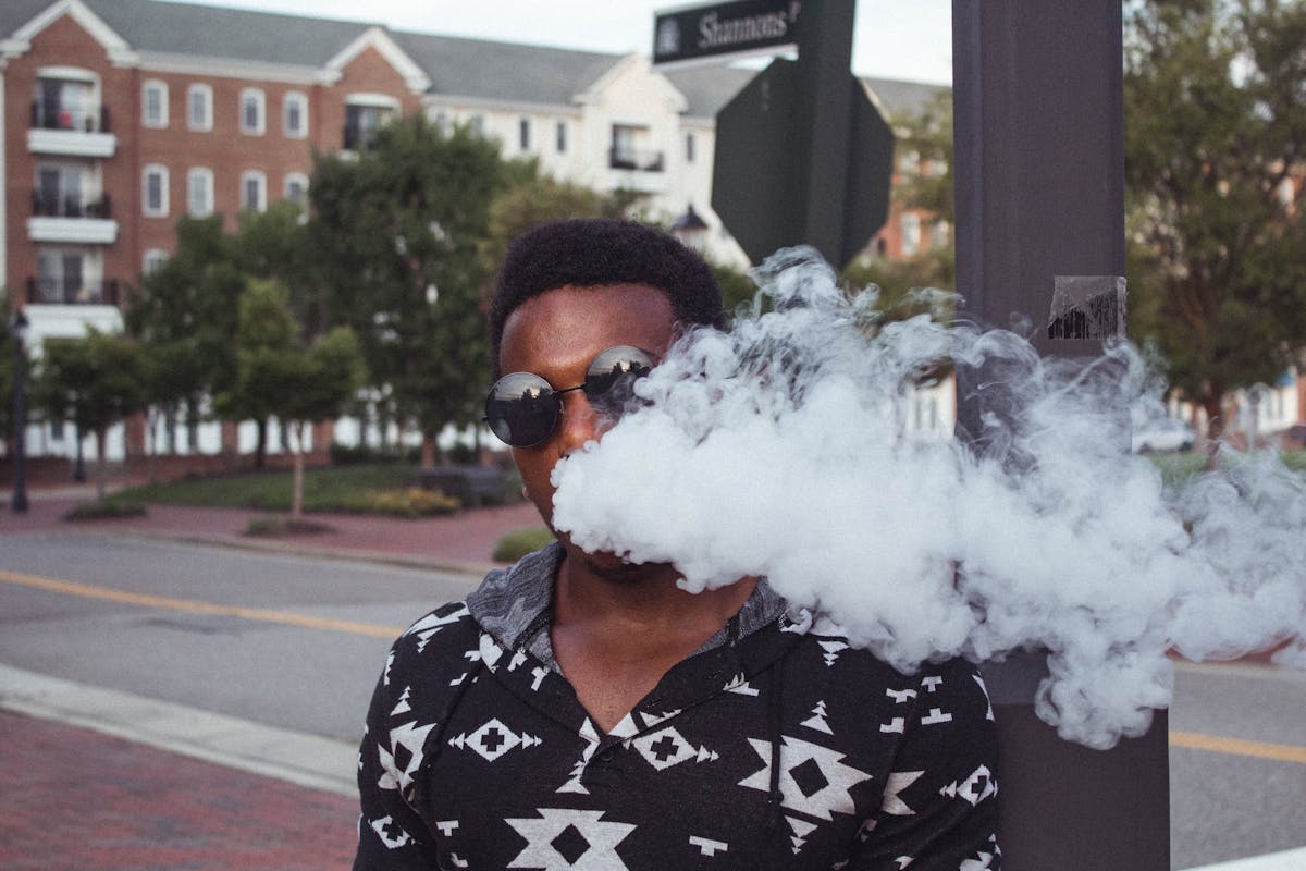 Are Heated Tobacco Products Worth It? IQOS, glo and HTPs Compared to Vaping